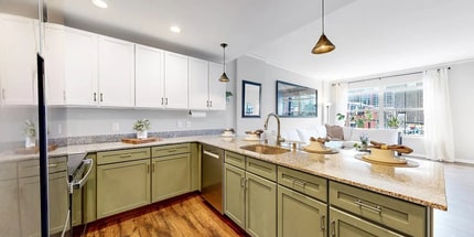 1975 N Grant St, Unit 217 in Denver, CO - Building Photo - Building Photo
