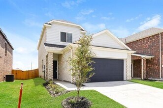 1405 Jonah Ln in Ennis, TX - Building Photo - Building Photo