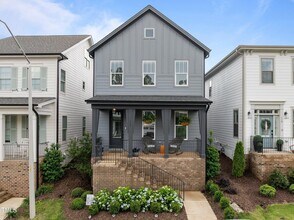 117 Banning Dr, Unit 1-201 in Pittsboro, NC - Building Photo - Building Photo