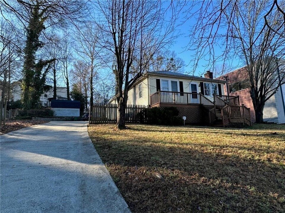 1398 Woodmont Ln NW in Atlanta, GA - Building Photo