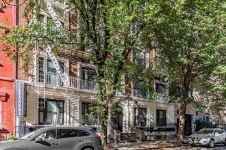 Gramercy Court in New York, NY - Building Photo - Building Photo