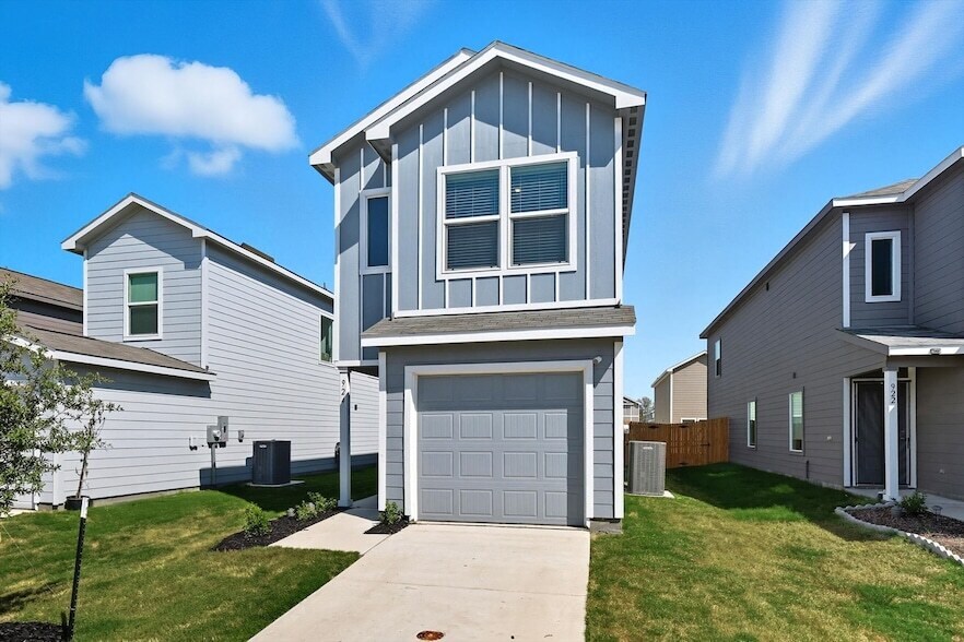 924 Blue Heron Dr in Princeton, TX - Foto de edificio