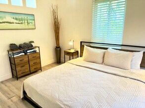 329 Madison St, Unit SI FL2-ID1075805P in Hollywood, FL - Foto de edificio - Building Photo