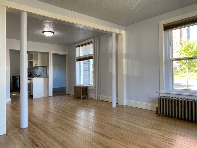 249 W Baraga Ave, Unit 1 W Baraga in Marquette, MI - Building Photo - Building Photo