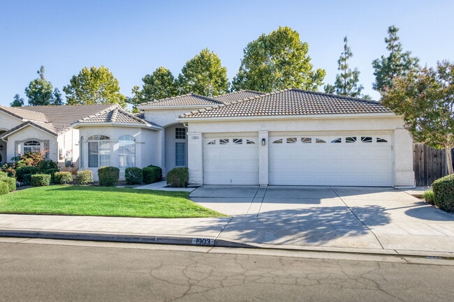 1903 E Emerald Ave in Fresno, CA - Foto de edificio - Building Photo