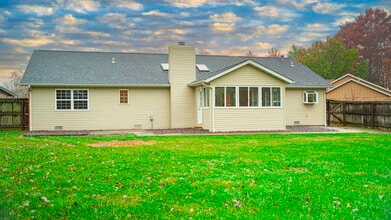 1700 Spruce Hill Dr in Belleville, IL - Building Photo - Building Photo