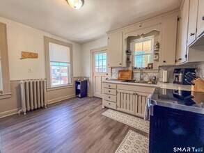 14 Pease Ave in Middletown, CT - Building Photo - Building Photo