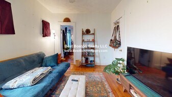 101 Mills St, Unit 2 in Malden, MA - Building Photo