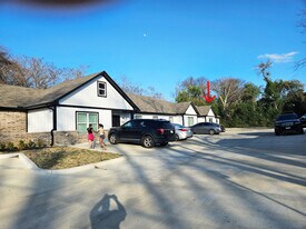 958 N Marshall St in Henderson, TX - Building Photo