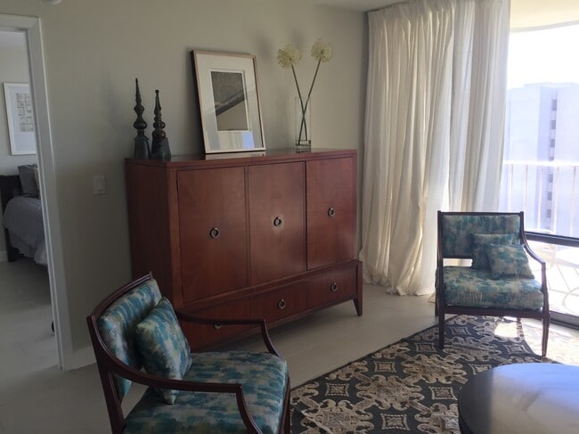 336 Golfview Rd, Unit 1110 in North Palm Beach, FL - Building Photo - Building Photo