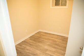 50 Laurel Ave in Toronto, ON - Building Photo - Building Photo