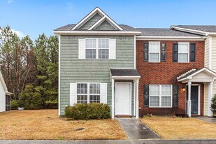 210 Springwood Dr in Jacksonville, NC - Building Photo
