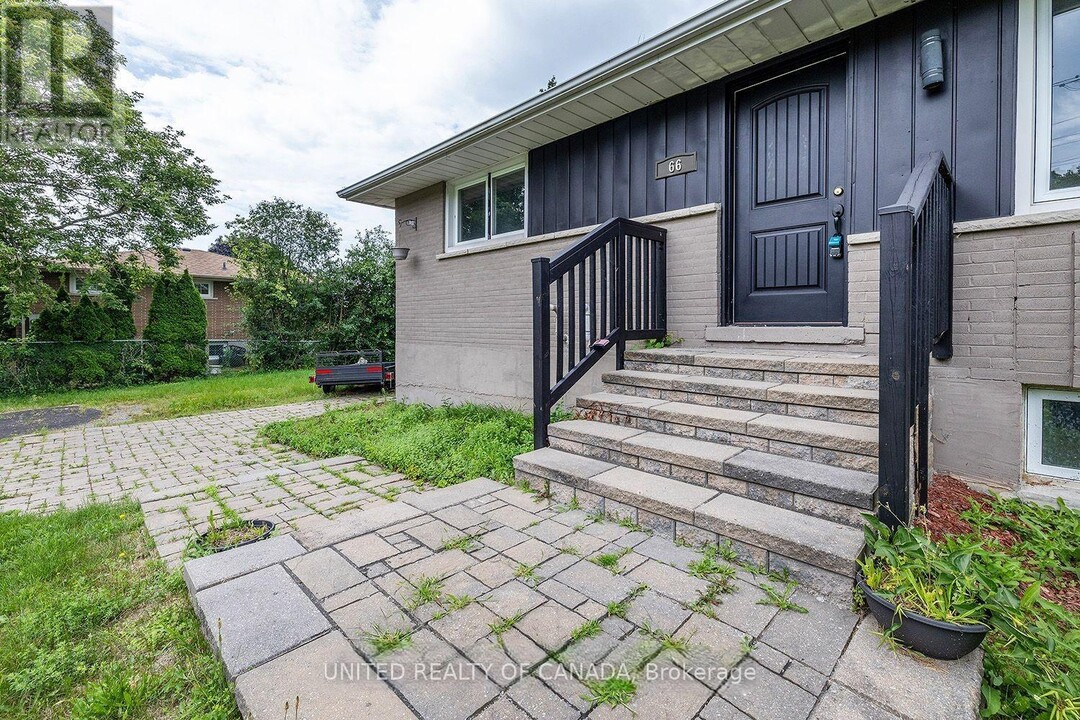 66 Thickson Rd N in Whitby, ON - Building Photo