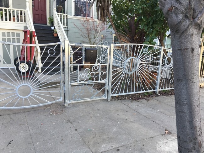 811 31st St in Oakland, CA - Building Photo - Building Photo