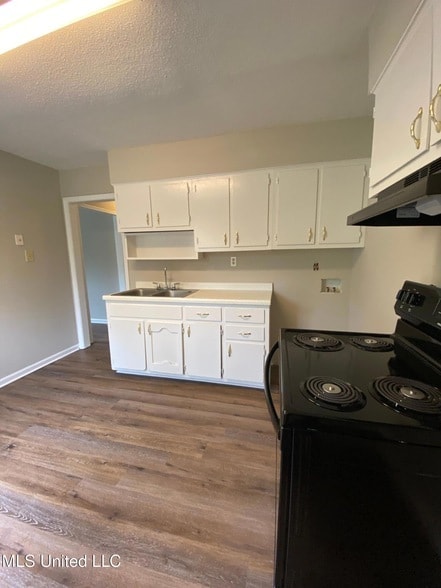 8230 Cedarbrook Dr in Southaven, MS - Foto de edificio - Building Photo