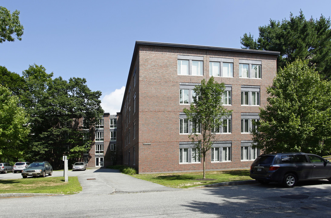 Coffin Street Dormitories in Brunswick, ME - Foto de edificio