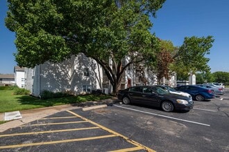 Maple Ridge Apartments in Wichita, KS - Building Photo - Building Photo