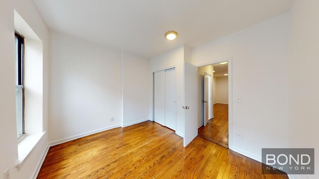 222 E 89th St in New York, NY - Building Photo
