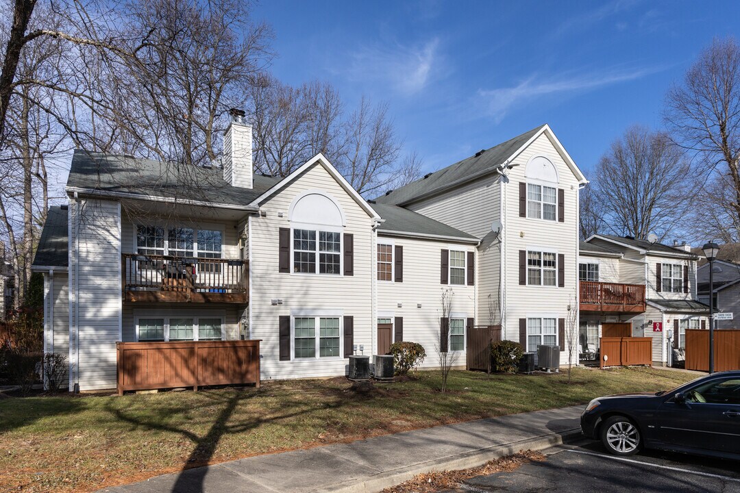 Glensford Condominiums in Bowie, MD - Building Photo