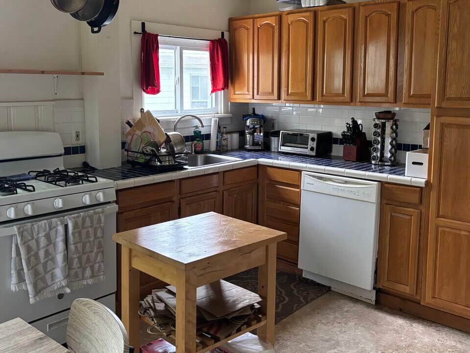 46 Channing St, Unit 1 in Worcester, MA - Foto de edificio