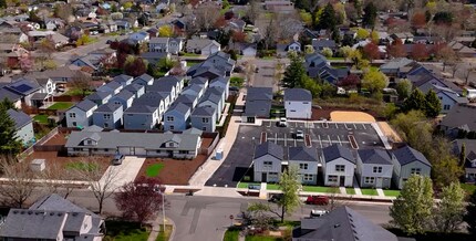 2802 Crater Ln in Newberg, OR - Building Photo - Building Photo