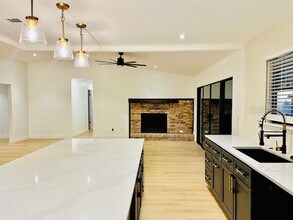 415 E 6th Ave in Windermere, FL - Building Photo - Building Photo