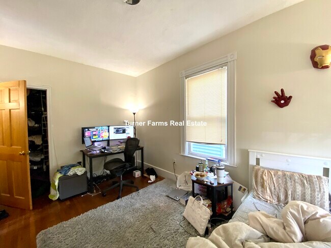 190 Highland St, Unit 2 in Boston, MA - Foto de edificio - Building Photo