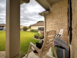 219 Valley Oaks Loop in Georgetown, TX - Building Photo - Building Photo