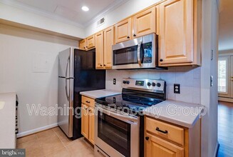 2723 S Walter Reed Dr in Arlington, VA - Building Photo - Building Photo