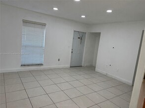19220 NW 51st Ave in Miami Gardens, FL - Building Photo - Building Photo