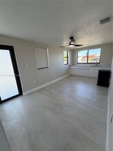 7330 SW 11th St in Miami, FL - Building Photo - Building Photo
