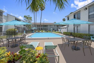 Riverside at Orange Park in Orange Park, FL - Building Photo