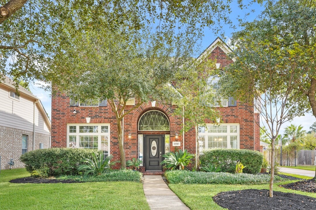 18910 Rustling Ridge Dr in Tomball, TX - Building Photo