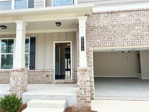 7252 Millbrae Walk in Flowery Branch, GA - Building Photo - Building Photo