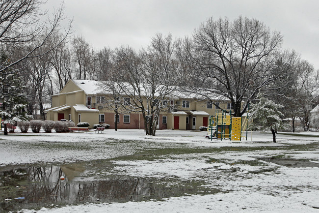 Sheridan Meadows in Kenosha, WI - Building Photo - Building Photo