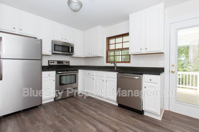 256 Stribling Ave in Charlottesville, VA - Building Photo - Building Photo