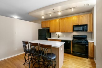 208 Washington in Chicago, IL - Building Photo - Building Photo