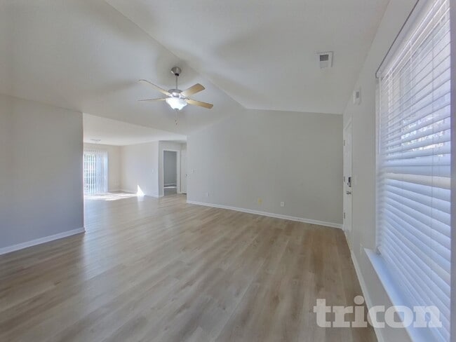 6 Alderwood Ct in Belton, SC - Foto de edificio - Building Photo