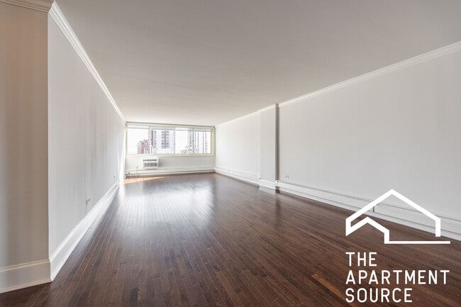 1337 N Dearborn St, Unit 18K in Chicago, IL - Building Photo - Building Photo