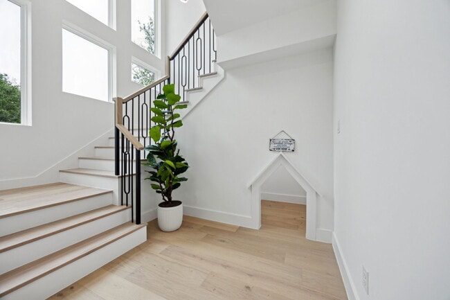 3815 Hawick Ln in Dallas, TX - Foto de edificio - Building Photo