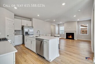 156 Harvest Point Blvd in Spring Hill, TN - Building Photo - Building Photo