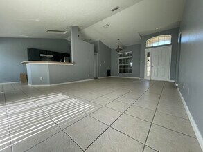 3309 SW Mundy St in Port St. Lucie, FL - Building Photo - Building Photo