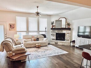 405 Stella St in Argyle, TX - Foto de edificio - Building Photo