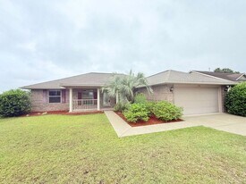5555 Hannah Street in Milton, FL - Building Photo
