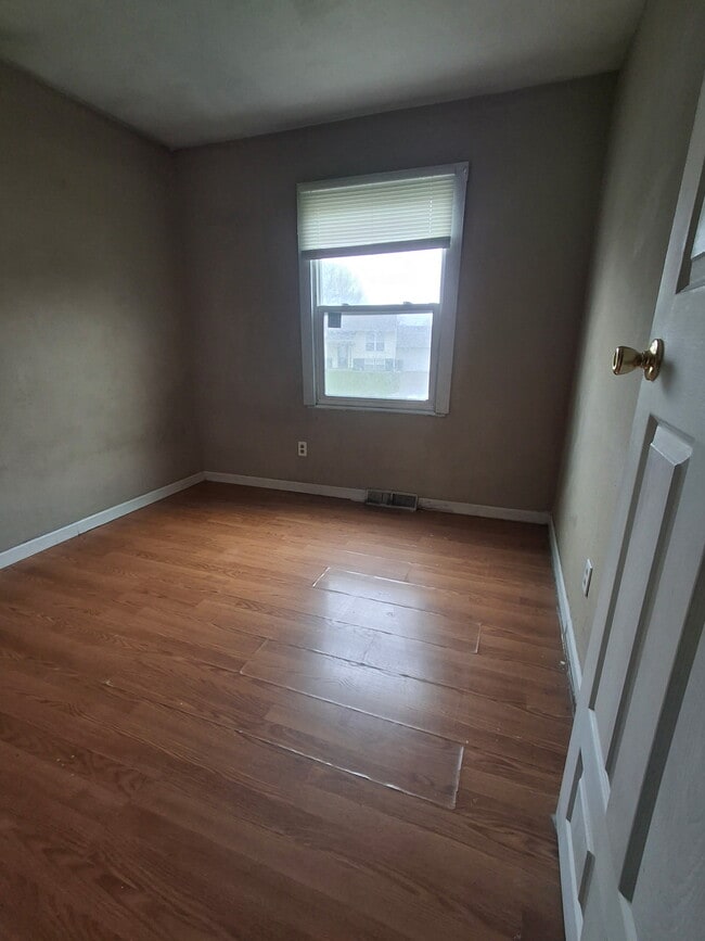 2003 Ashbourne Rd in Anderson, IN - Building Photo - Building Photo