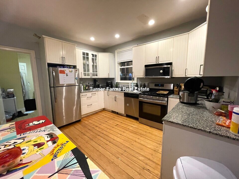 731 Parker St, Unit 1 in Boston, MA - Building Photo