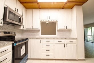 1677 N State Hwy CC in Nixa, MO - Building Photo - Building Photo