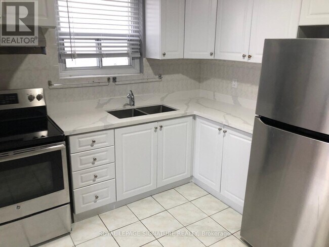 608 Gerrard St E in Toronto, ON - Building Photo - Building Photo