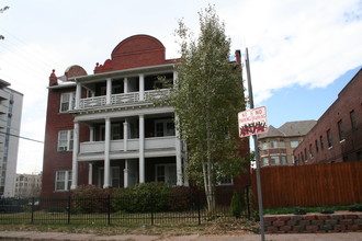 Roanoke Apartments in Denver, CO - Building Photo - Building Photo