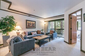 333 Ski Way in Incline Village, NV - Building Photo - Building Photo